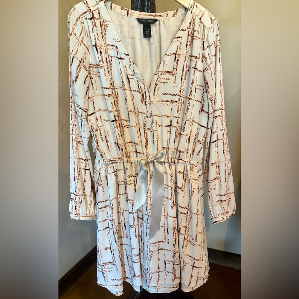 White House Black Market Patterned Dress With Light Gray Ribbon-8